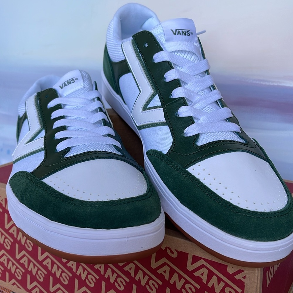 Vans Men’s Lowland Cc
New Varsity Green/White
VN0A7TNLY9H
Sneakers - Picture 6 of 16